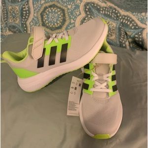 Adidas Kids Size 3.. Fortarun Cloudfoam Running Shoes
